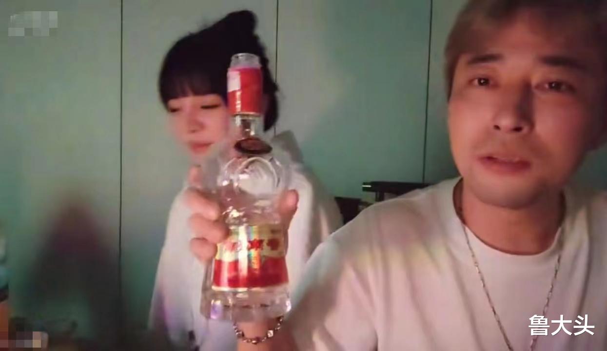 周淑珍控诉钱小佳:跟你混吃混喝之后,我马甲线没了!