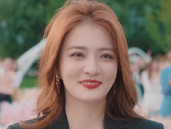 徐璐|冲着徐璐和陈都灵的盛世美颜追剧,但《当打之年》的剧情太拉胯了