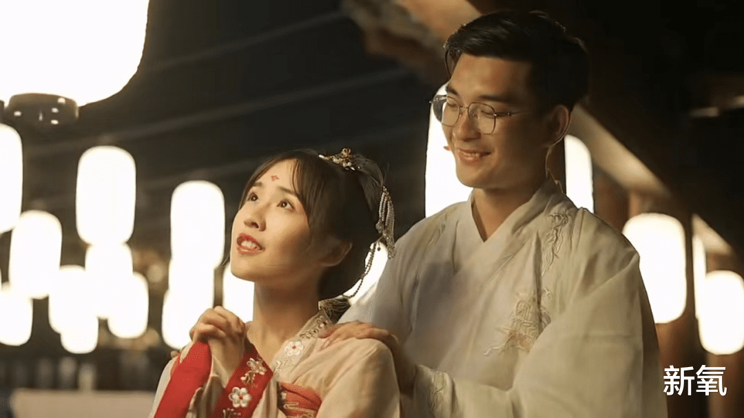 房琪|把张含韵说到抿嘴哭还明目张胆公费谈恋爱，这对CP咋能这么狂？！