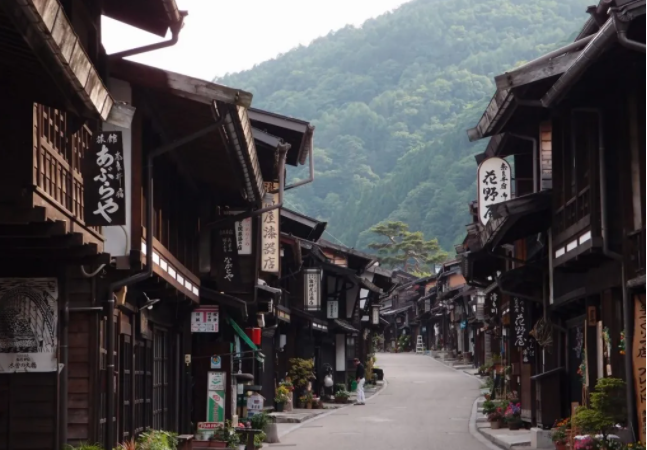 欧洲旅游|从东京出发，驱车可到茨城县的南部地区，这里背依筑波山