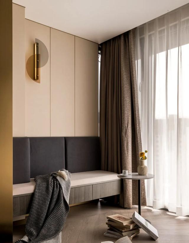 140㎡跃层，合肥这一户人家装修，因旋转楼梯火了，足够气派！