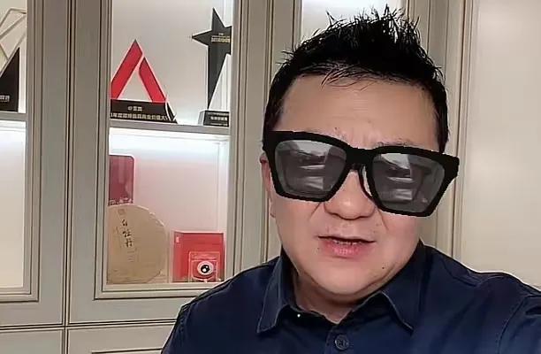 于大宝|装睡的人永远叫不醒！名记：丰特也否定于大宝散步，董路：翻译官狐假虎威