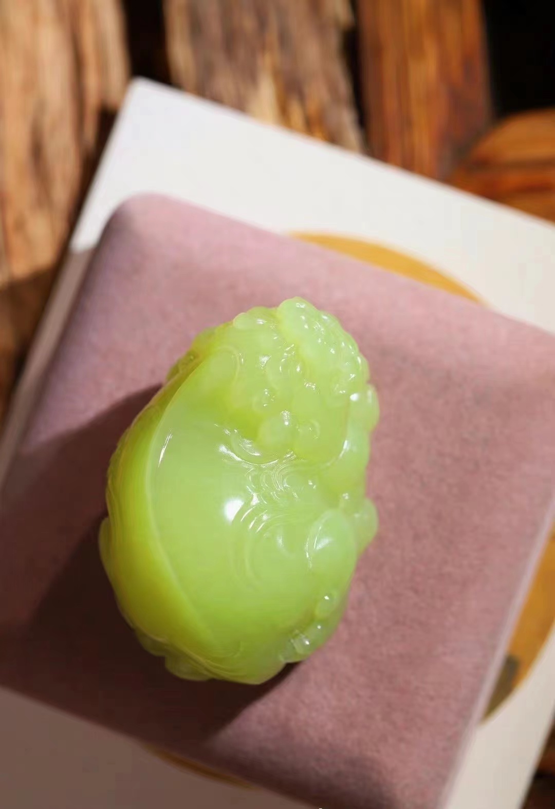 黄口|和田玉若羌黄玉黄口料--手把件貔貅