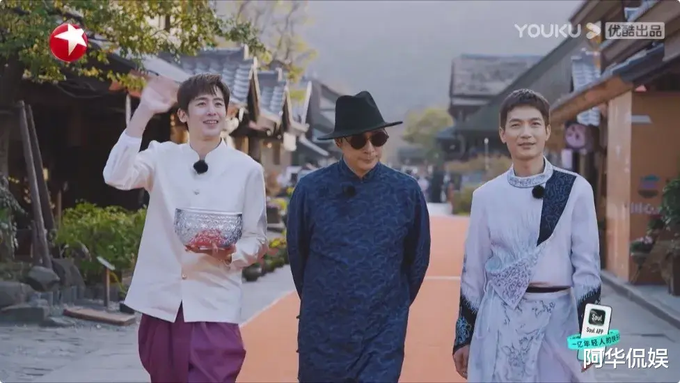 J.K.罗琳|酒驾辱华被封杀，这么快就复出捞金了？