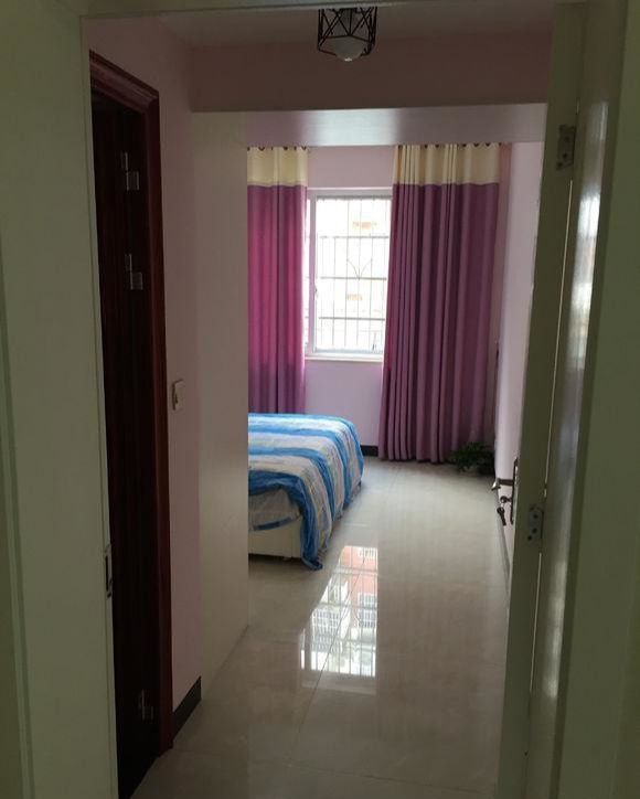 不炫富！140平新房只花12万，全屋贴瓷砖，餐厅都比邻居客厅大！