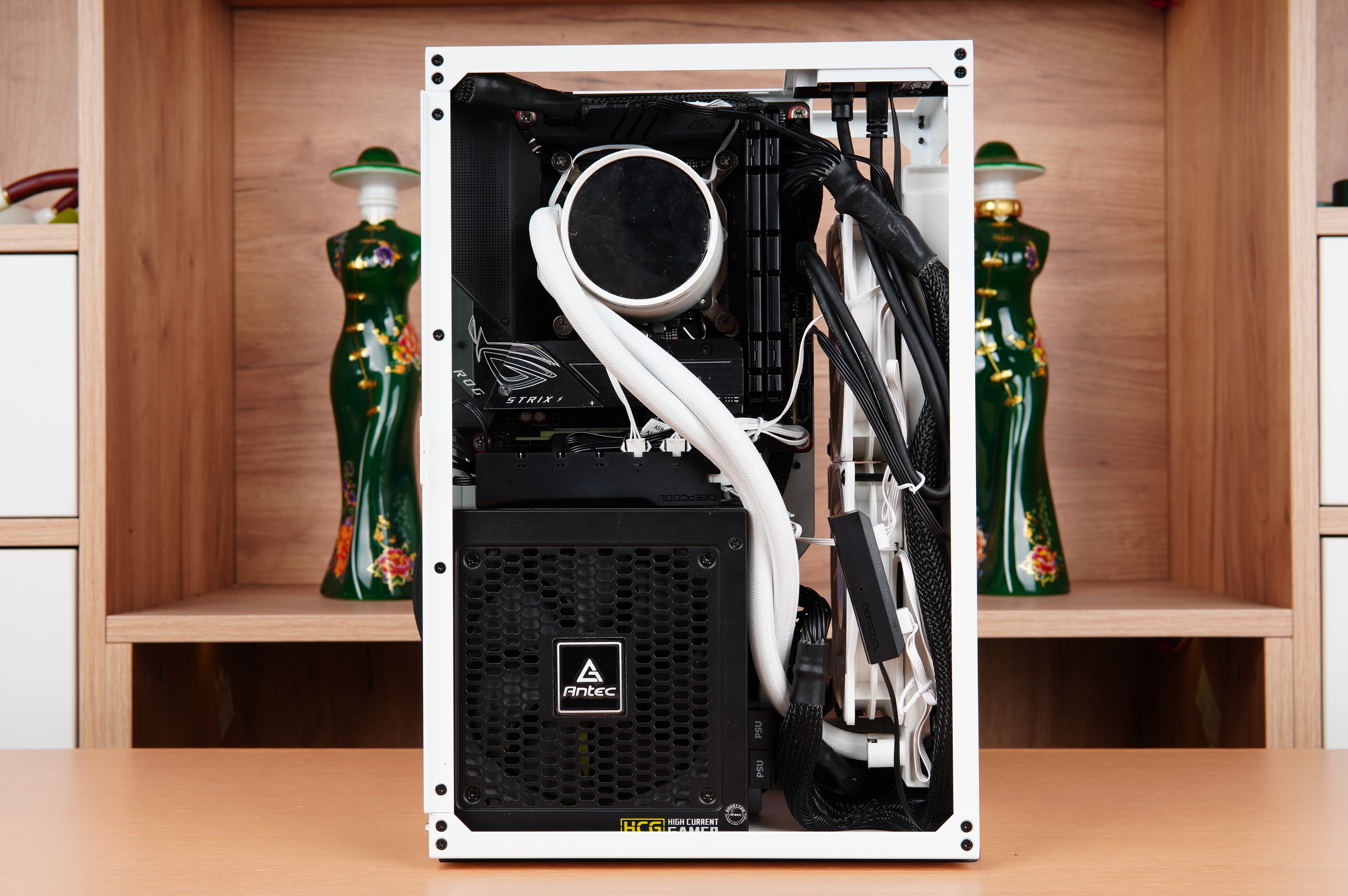 VR|非常像某種家里角落常見的籮筐，喬思伯VR3裝機實測