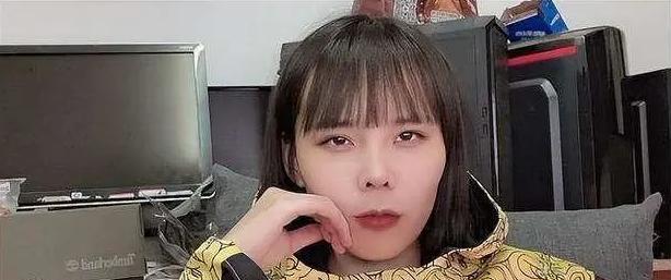 |奇葩！熊磊母亲晒出郭策小时候照片，网友嘲讽：没脑子！