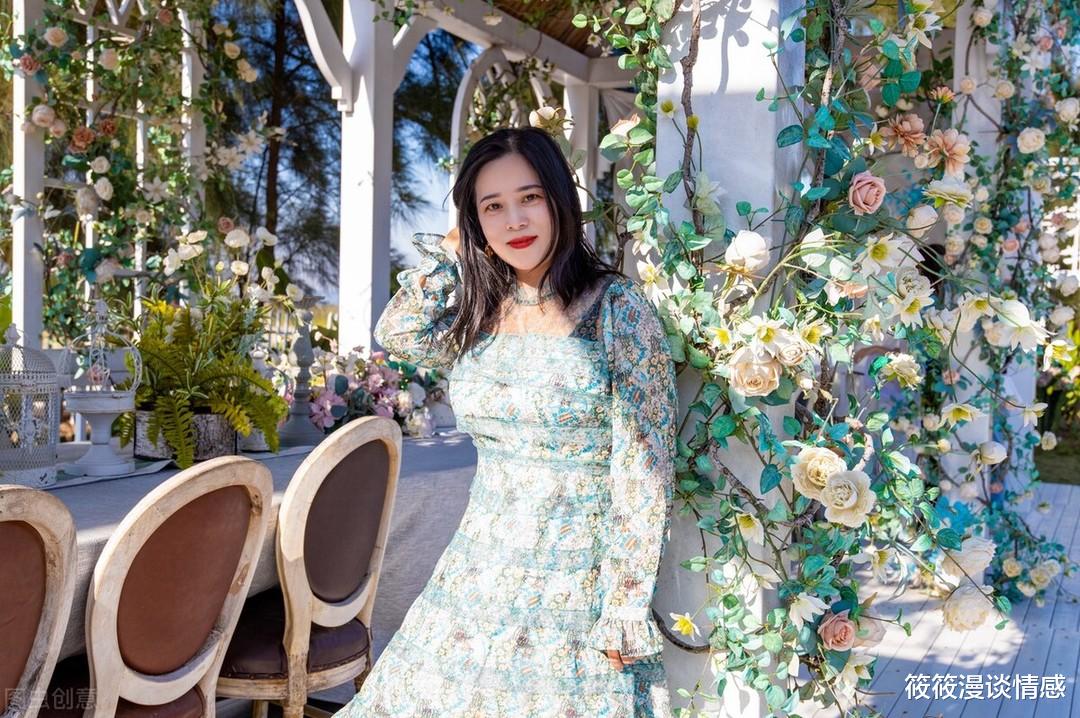 59岁大妈相亲60岁退休老师:你先满足我两个条件!老师:你真可爱