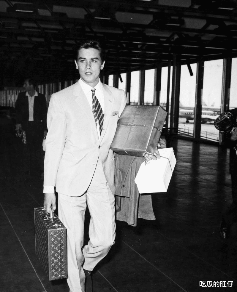 阿兰·德龙|无情！帅到老的阿兰·德龙：成名后背叛未婚妻，晚年不认私生子