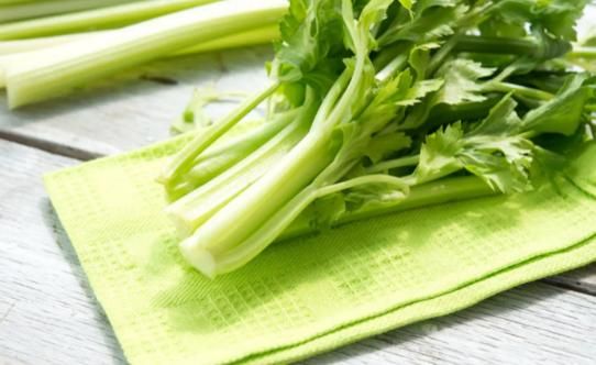 姐姐|血脂高，夏季不能吃“葡萄”吗？医生：降血脂，5种蔬菜或可常吃