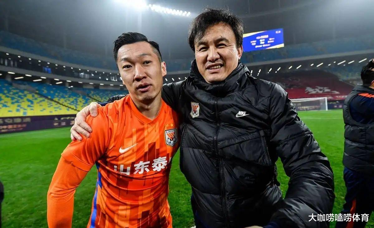 山东男篮|凌晨0点！泰山队26人离队，25岁外援+后防铁闸走人，天才新星留洋
