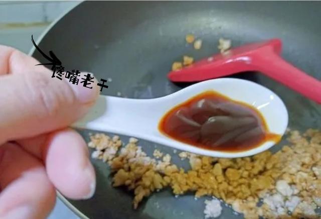买蚝油时:无论啥品牌,只要标签上少了这“2行字”,都是假蚝油