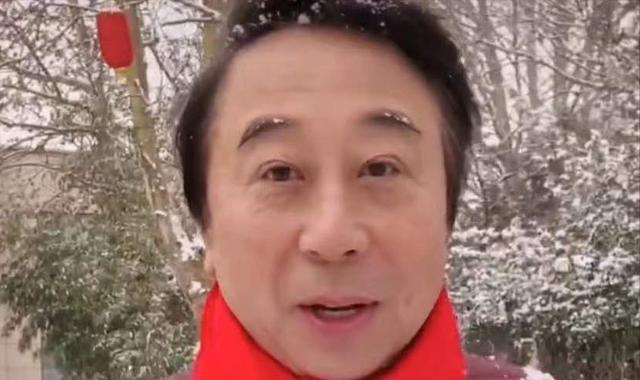 冯巩|冯巩再度缺席央视春晚，透露在三个卫视露面，人气依旧旺盛