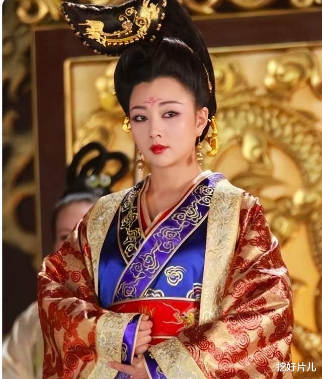 殷桃|曾是孙俪的配角,别的女演员无戏可演,而42岁的她演一部爆一部