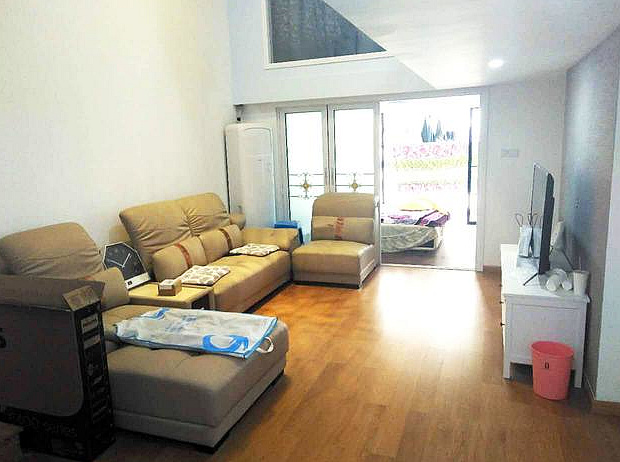 看到爸妈给弟弟准备的婚房,我鼻酸想哭,女儿还是比不上儿子!