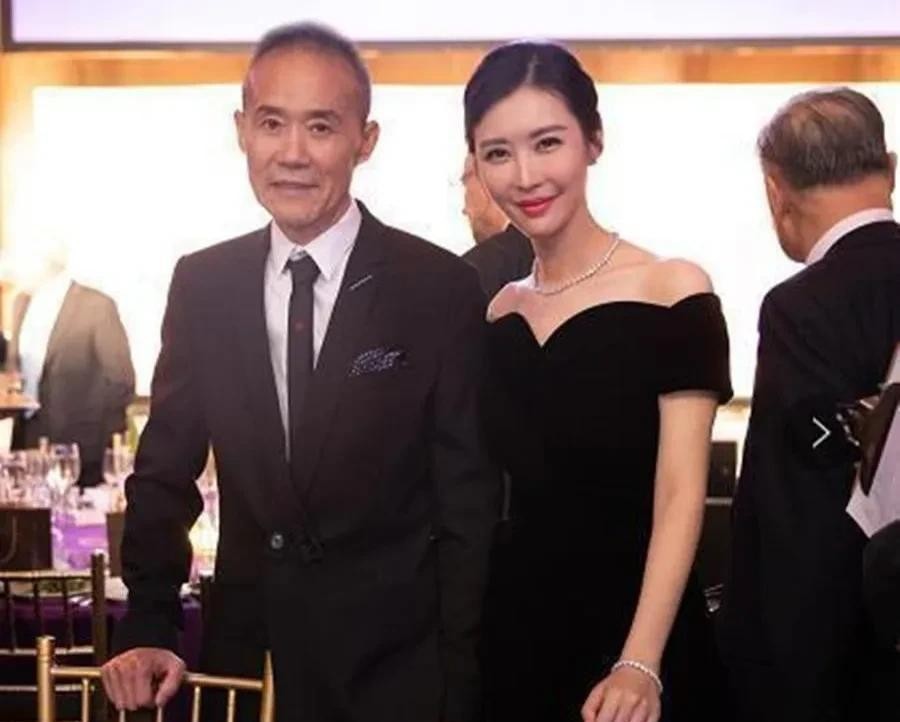 张维伊|为离婚造势?田朴珺王石七年情感疑似生变!