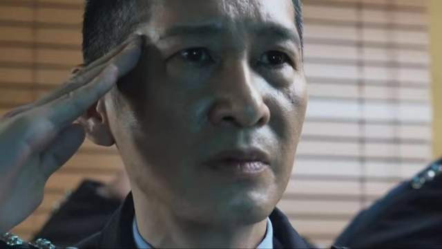 《冰雨火》看懂林德赞放弃省厅、坚守在县局30年的隐情，才懂他布局的辛酸痛楚