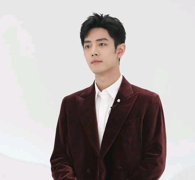 杨幂|“瓜主”之间精彩博弈，知情人官宣肖战新剧定档，被另一家辟谣