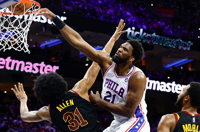 乔尔·恩比德|40分14板10助！大帝太狠了，一战刷爆多项NBA纪录，致敬哈登