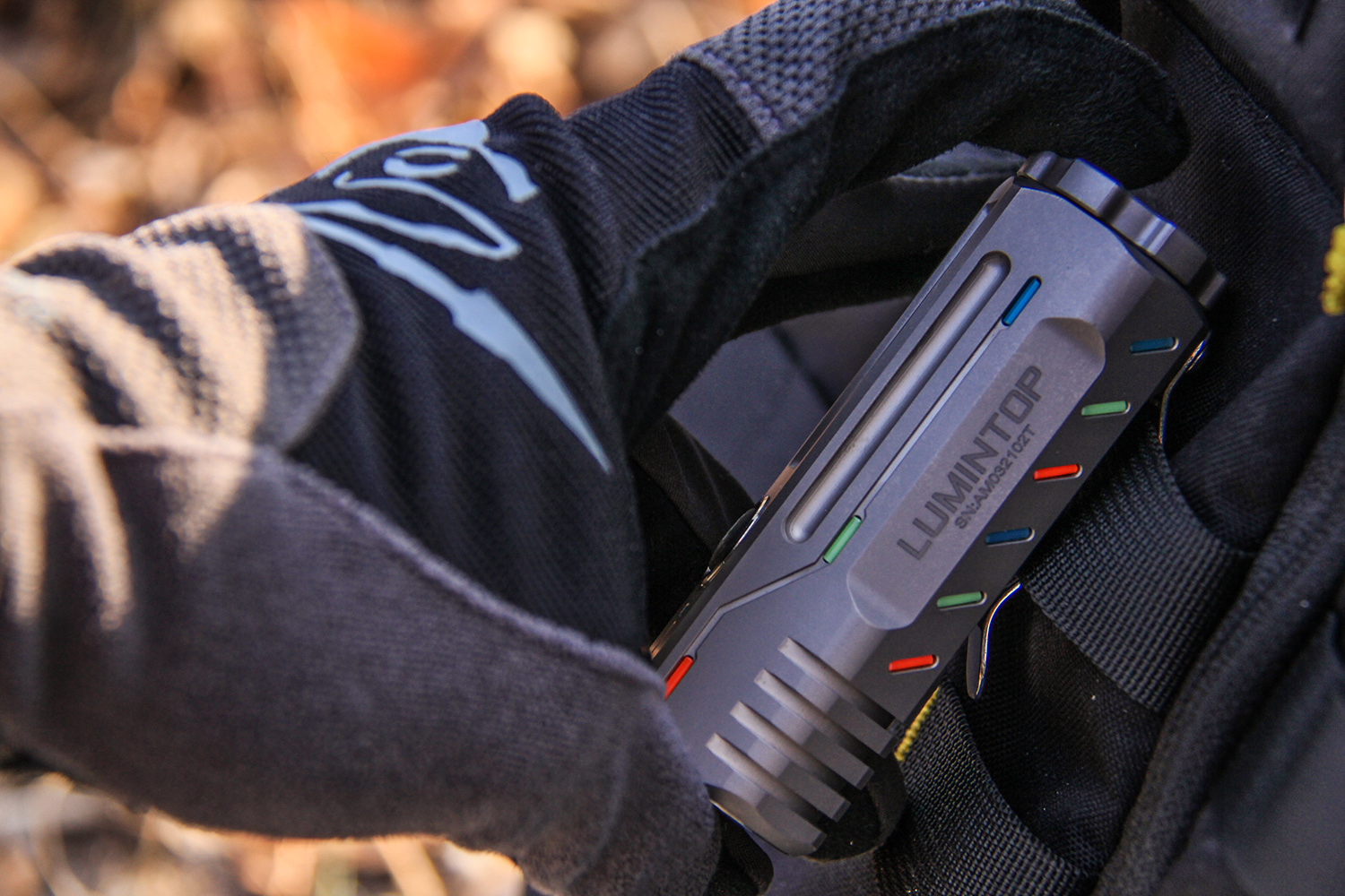 雷神|收藏版的手电筒,激光中的凡尔赛:雷明兔雷神5激光手电