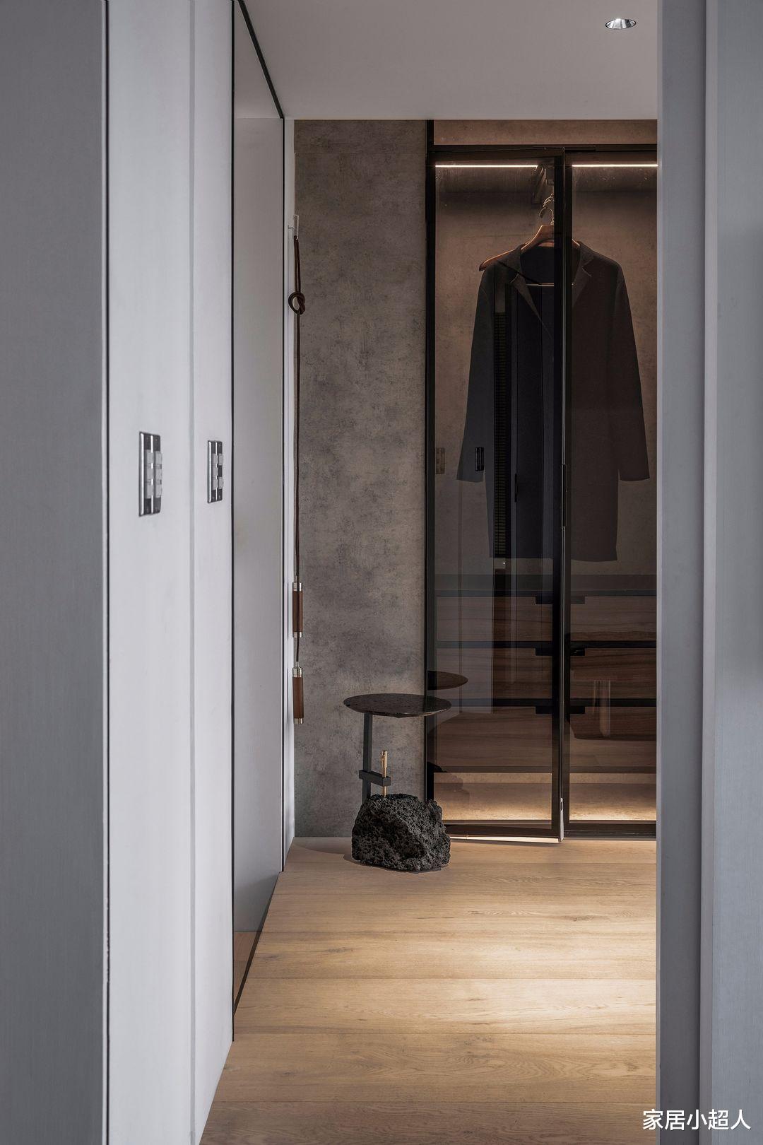 精英男士的家,对生活有着极高要求,家居空间也是独一无二