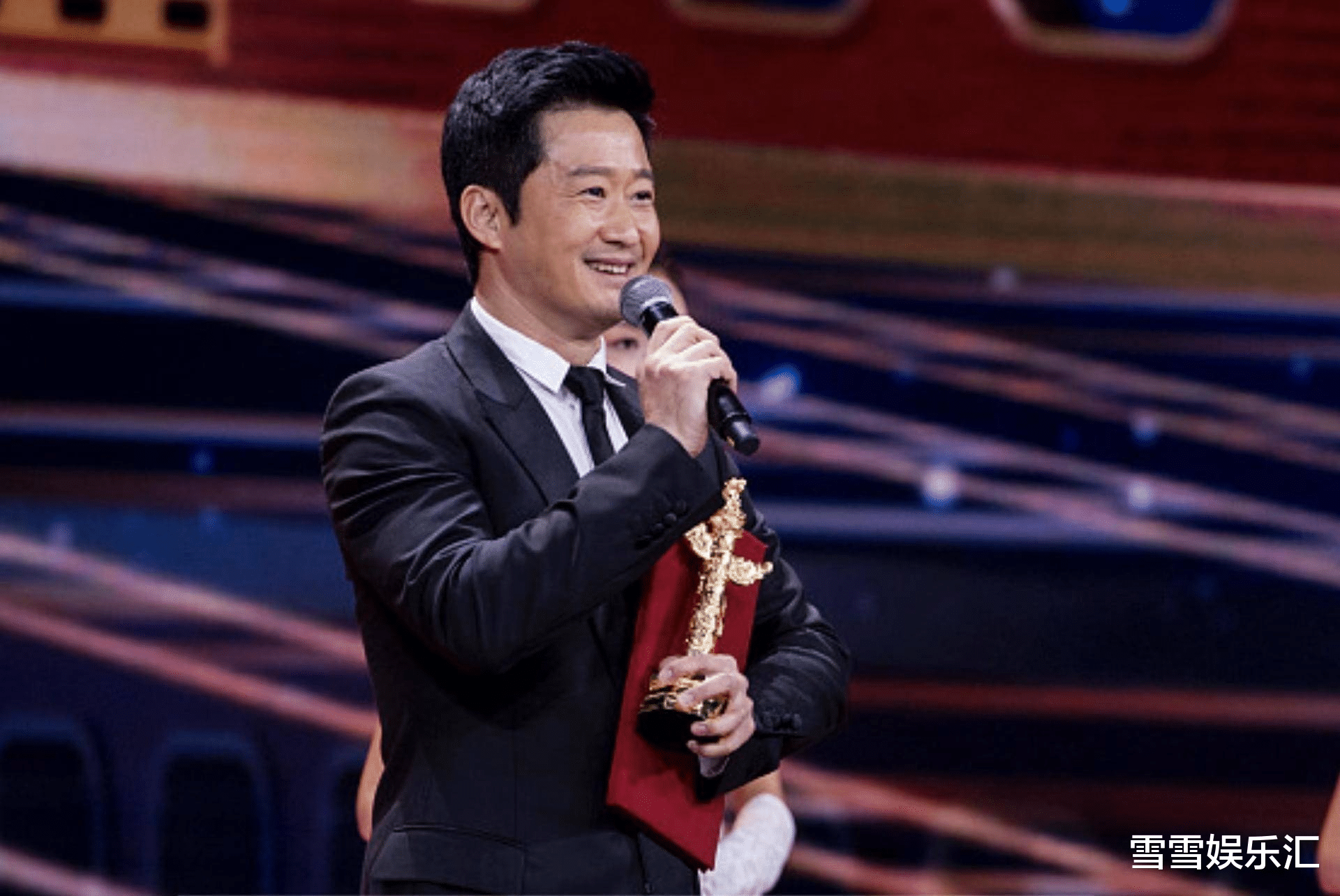 冯提莫|吴京：女孩不要进娱乐圈！冯提莫节目上被人摸大腿19次，不反抗还要陪笑？