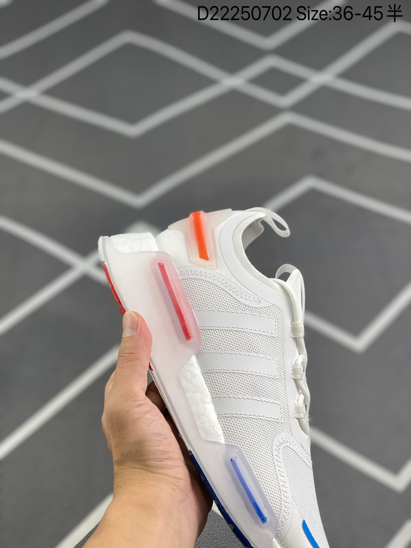 阿迪阿达斯经典三草叶跑鞋