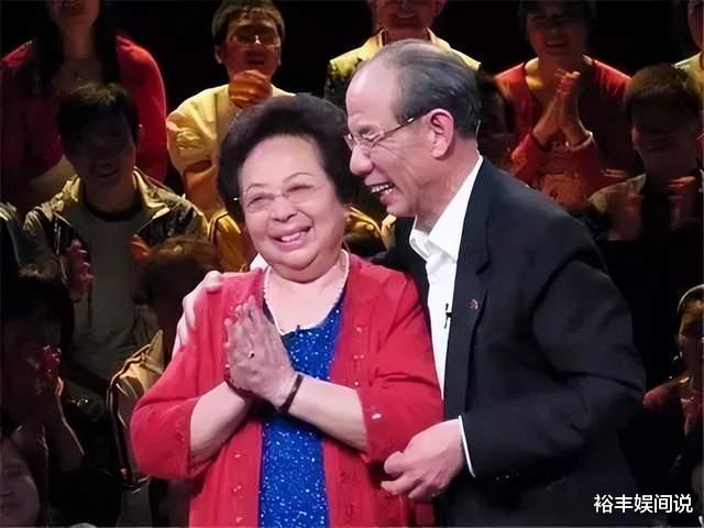 魏宗万|83岁老戏骨魏宗万罕有现身，打扮朴素简单，所有房产只写妻女名字