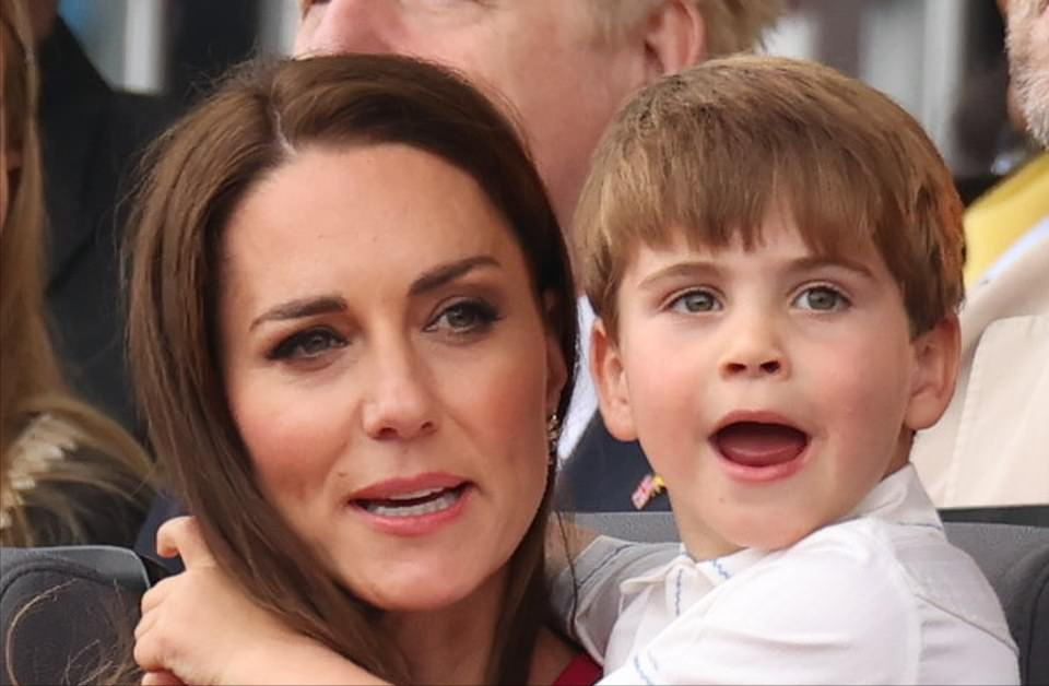 夏洛|莉莉小公主1岁官方生日照来啦!皮肤白皙长得像哈里,不输夏洛特