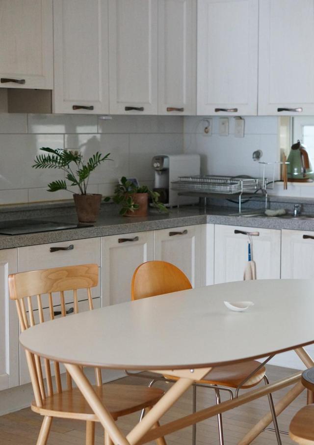 95韩国新房，整屋装修不到20万，比起豪装，更喜欢这种简单风格