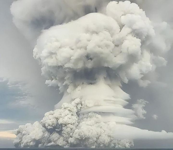 年初汤加火山大喷发,送入平流层约10个西湖的水,或加剧全球变暖