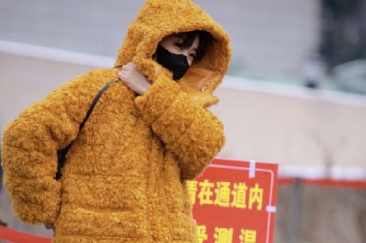 王源|央视春晚第二次联排,宋茜现身说我要去上班,努力的宋茜真迷人