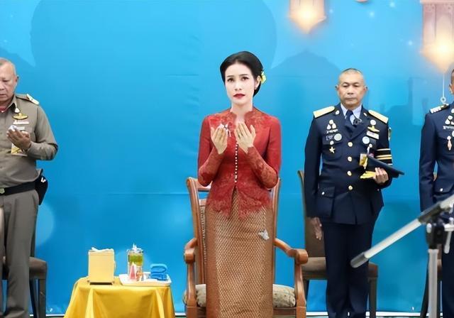 电影霸主|诗妮娜主动示弱苏提达，晒照庆贺后宫霸主，或将得到原谅重回后宫