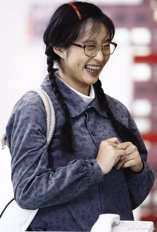 明星|女明星们扮土太奇葩，有人放不下精致的妆，有人下血本增肥毁形象