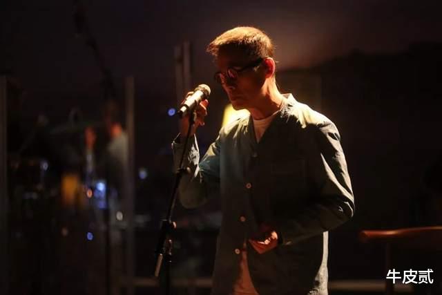 谢军|歌词明明很毁三观，当年却火得一塌糊涂，这些歌现在越听越不对劲