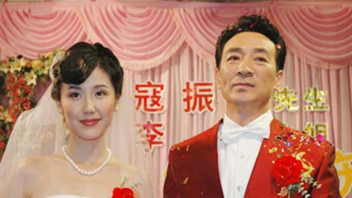 寇振海|李婷：嫁给大21岁的寇振海，为54岁的他生儿子，婚姻状况如何了？