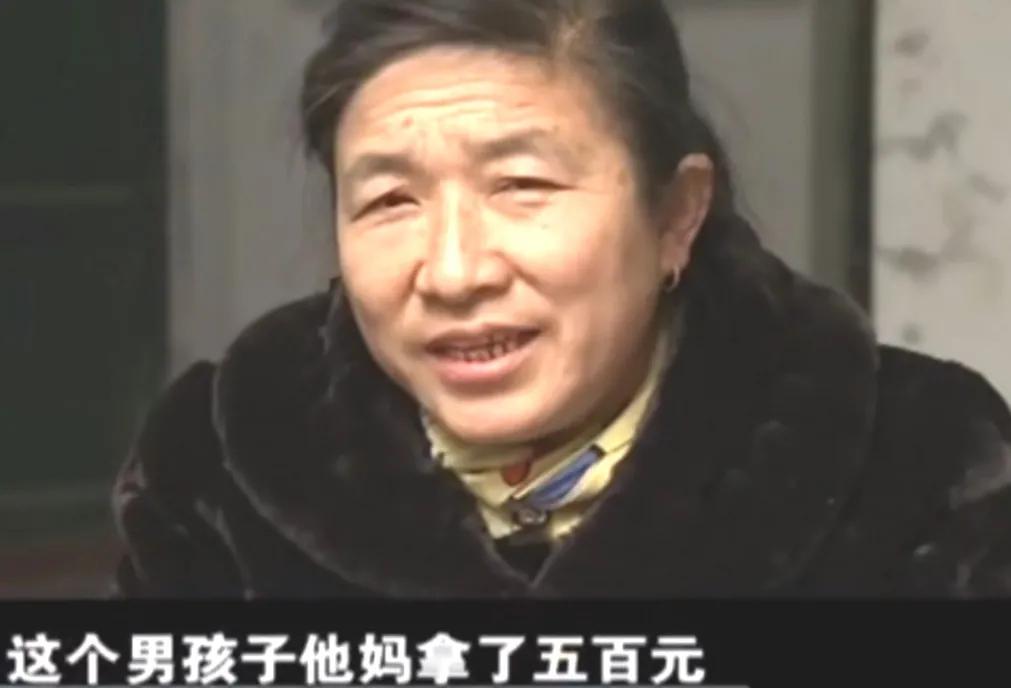 私奔男女旅馆产子,弃之不顾,把儿子留给房东抚养