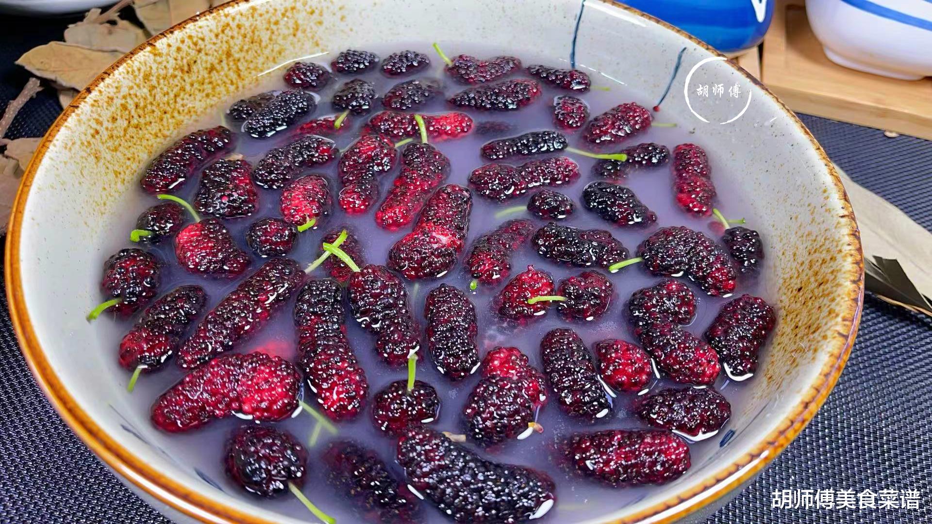 鸡蛋|洗桑葚时，有人用盐，有人用面！老果农：都不对，教您正确的方法