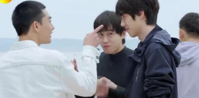 黄磊|低情商？小鲜肉做客《向往6》不买黄磊的账，直言刘昊然有眼屎