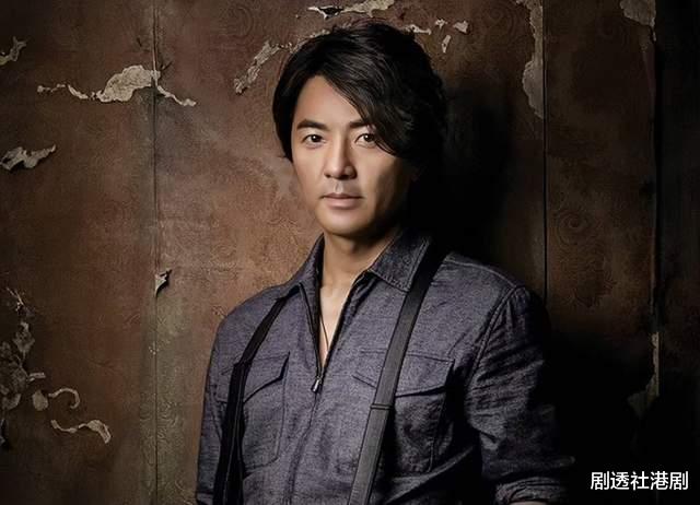 郑伊健|状态冻龄！54岁郑伊健现身豪门聚会，与妻子蒙嘉慧已移居日本