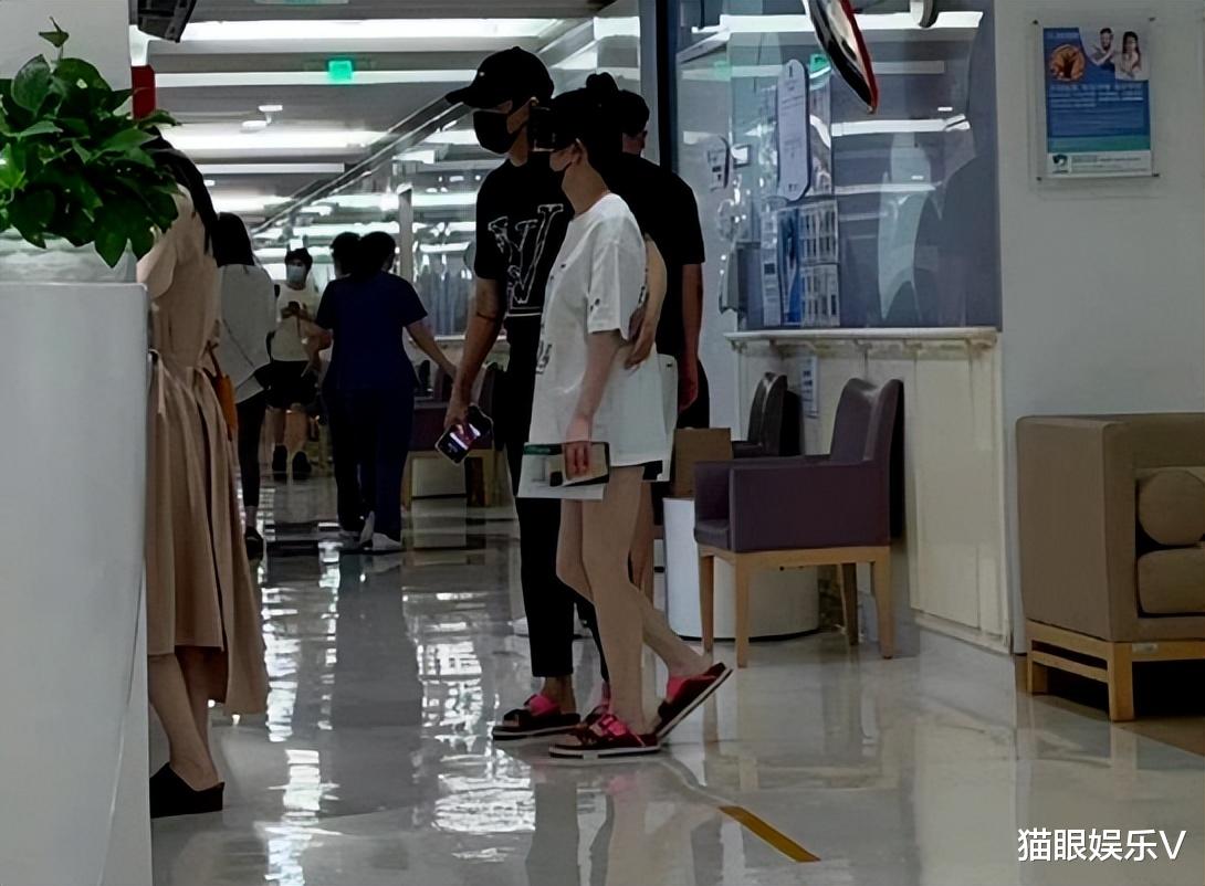 备孕|张檬发文宣布备孕,向网友请教经验,和韩国老公现身妇产科