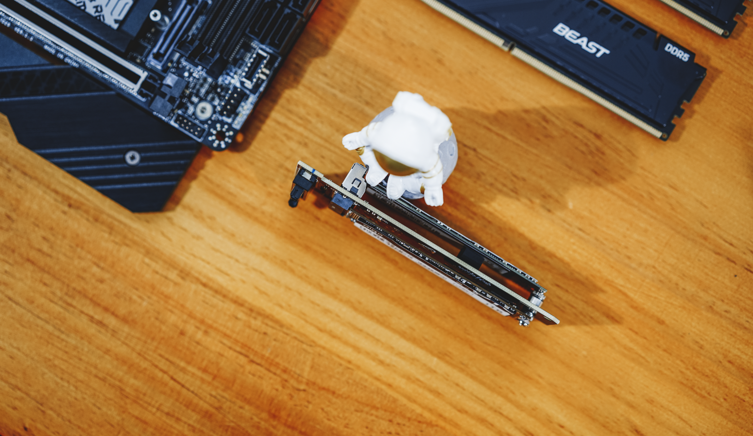 显卡|乔思伯VR3体验：显卡主板分离设计，“垃圾桶”附体的ITX机箱