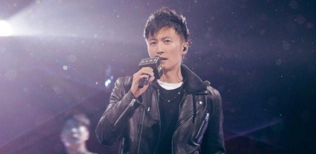 谢霆锋|从18岁走来的谢霆锋，是一代歌手，还是当红小生，更是一位大厨！