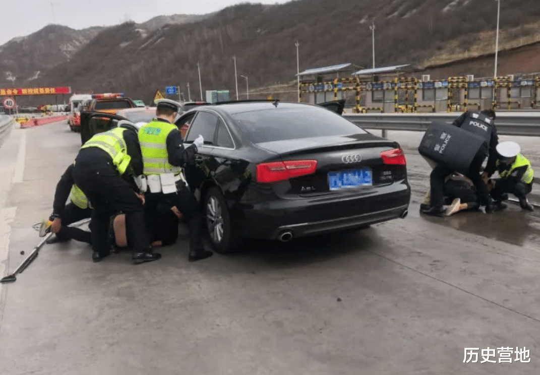 云南旅游|3辆豪车去云南旅游，引起警方怀疑，被查后一家12口多人被判死刑