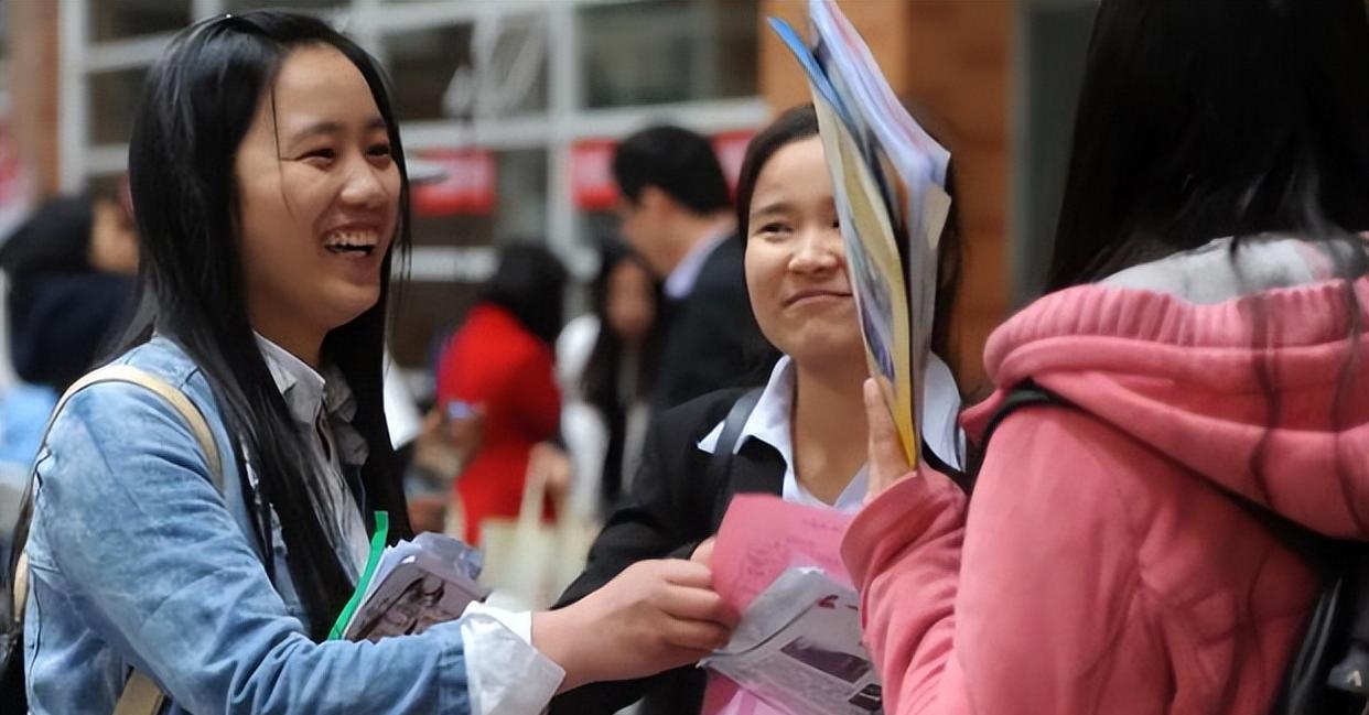 大学生|考研扎堆报名，读博却要导师又哄又劝，原因现实且带点心酸