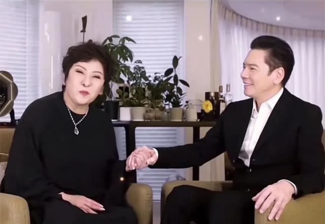 情人节|8位豪门阔太过情人节,向太晒8千万钻石,田朴珺晒夫妻亲密合照