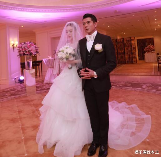 郭富城|郭富城小22岁妻子深夜晒婚礼照片，手上钻戒太抢眼，网友直呼嫉妒