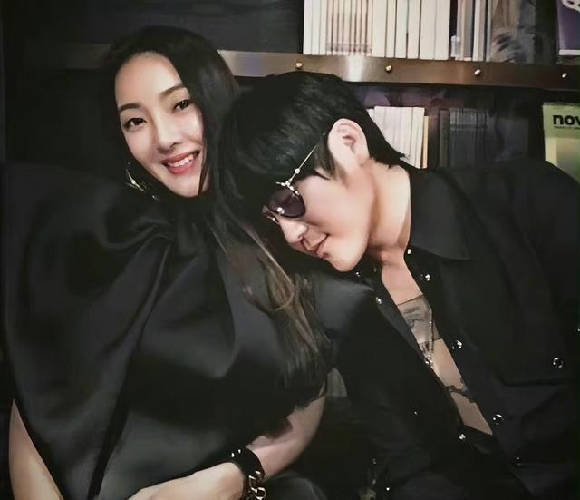 爸爸去哪儿|《爸爸去哪儿》播出9年,5对夫妻已离婚,在芒果秀恩爱的都翻车了