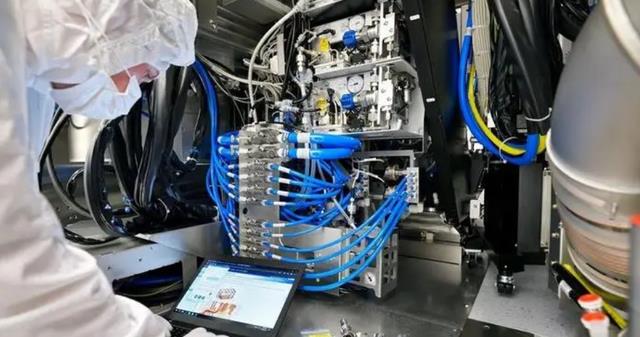 极紫外光刻|扛不住了？台积电欲关停EUV光刻机，大麻烦还在后头