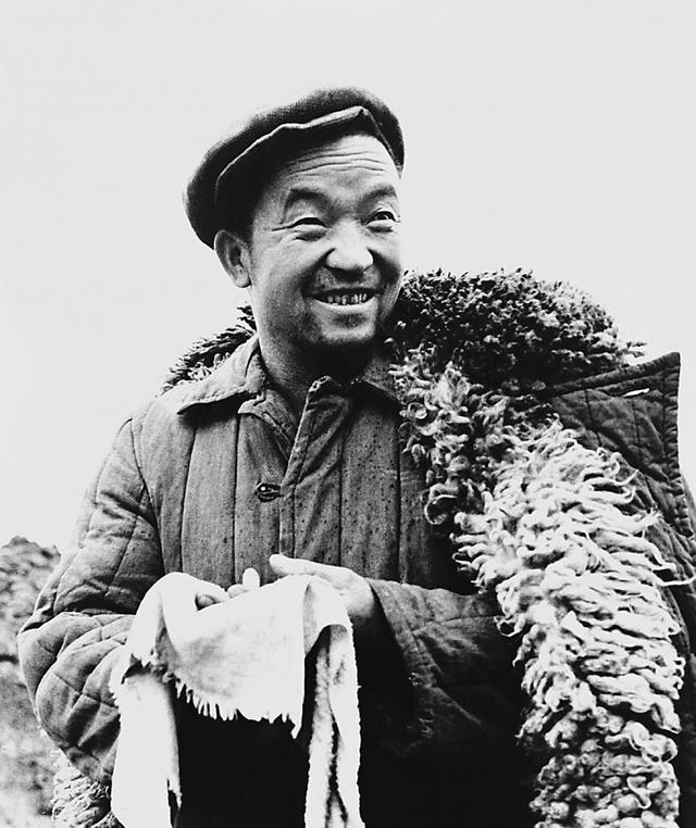 八宝山|“铁人”王进喜47岁病逝，被葬入八宝山，5个子女如今过得怎样？